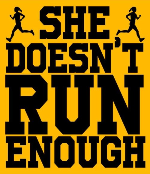 She doesn't run enough Póló - Ha Couple rajongó ezeket a pólókat tuti imádni fogod!